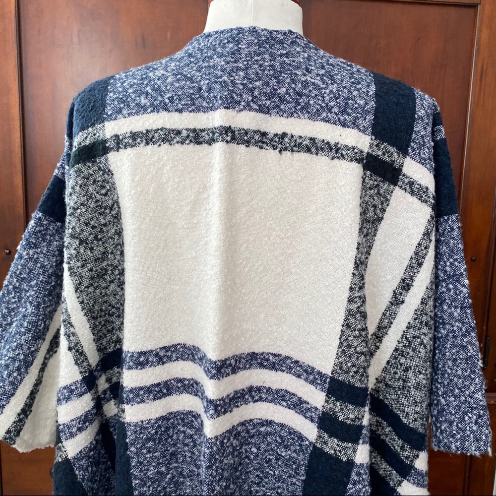 Sweater Wrap - Picture 8 of 8